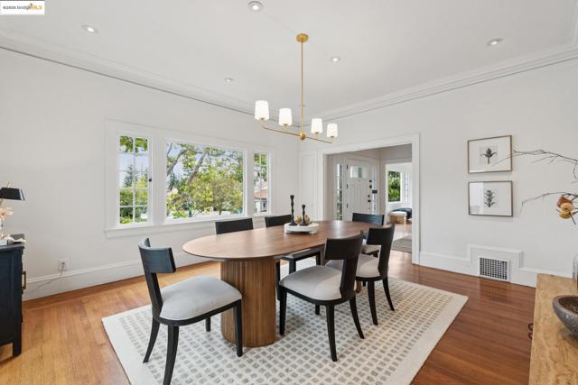 3 Craig Ave, Piedmont CA: https://media.crmls.org/mediaz/93e5908b-b7cf-487f-af69-ce963403b52a.jpg