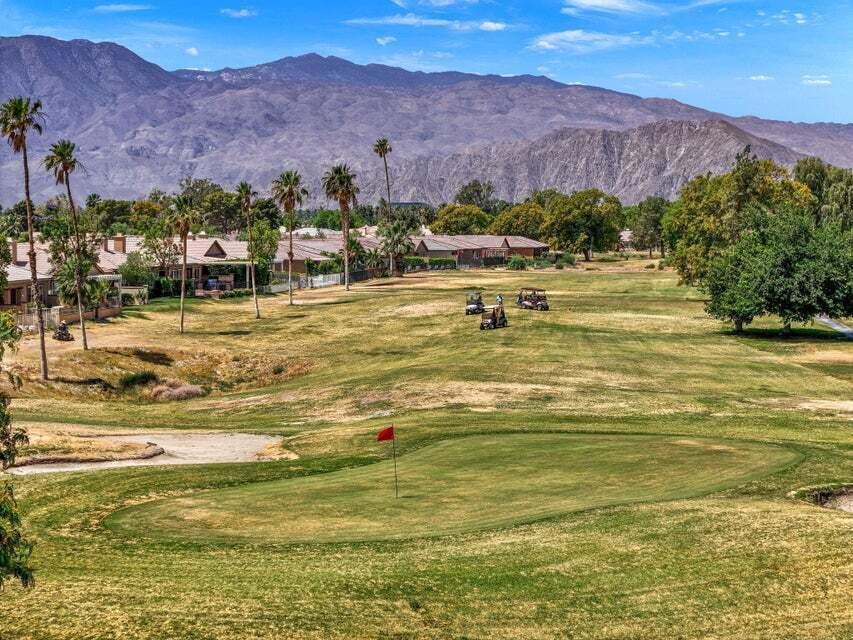 https://media.crmls.org/mediaz/93e61fbf-d9cd-4a12-9866-826c5870f907.jpg?preset=X-Large