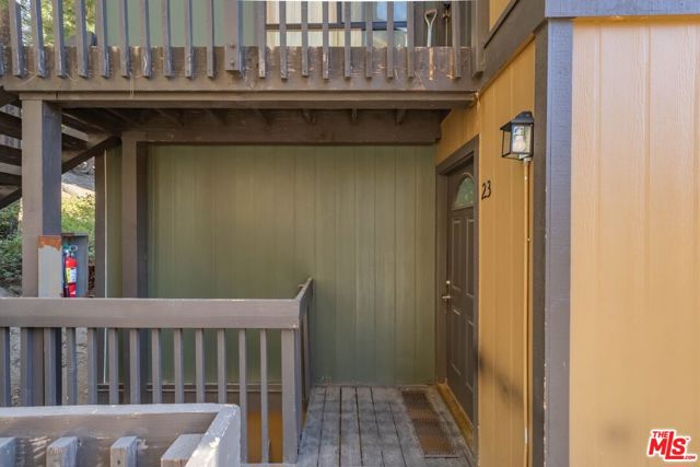 1629 Majestic Pines Drive, Mammoth Lakes CA: https://media.crmls.org/mediaz/93e68ace-01de-4897-a2cd-0b8008140626.jpg