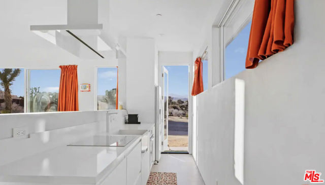 5256 William S Hart Road, Pioneertown CA: https://media.crmls.org/mediaz/93e6e8d3-035c-4414-a058-3f3436dc3ce3.jpg