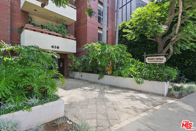 Image 2 for 410 S Barrington Ave #206, Los Angeles, CA 90049