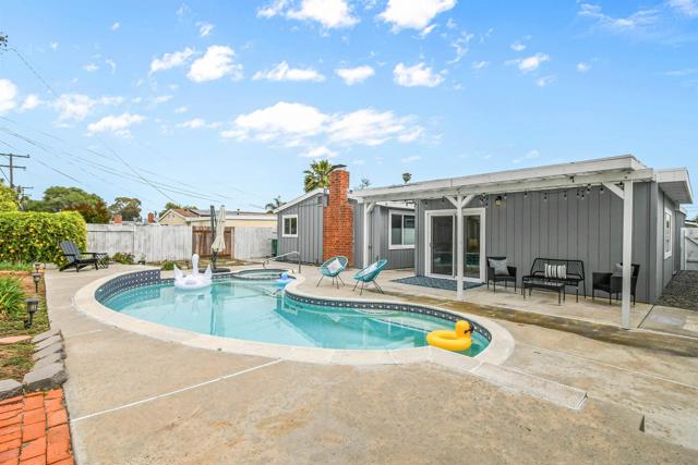3634 Morlan, San Diego CA: https://media.crmls.org/mediaz/93e7b110-9385-40fb-94d9-96e073be25be.jpg