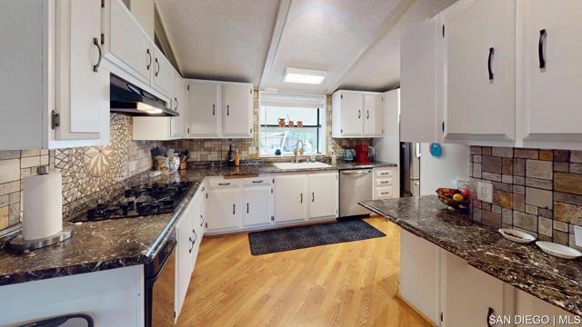 18218 Paradise Mountain Rd, Valley Center CA: https://media.crmls.org/mediaz/93e81ff3-caed-4362-bf47-db1016ead90a.jpg