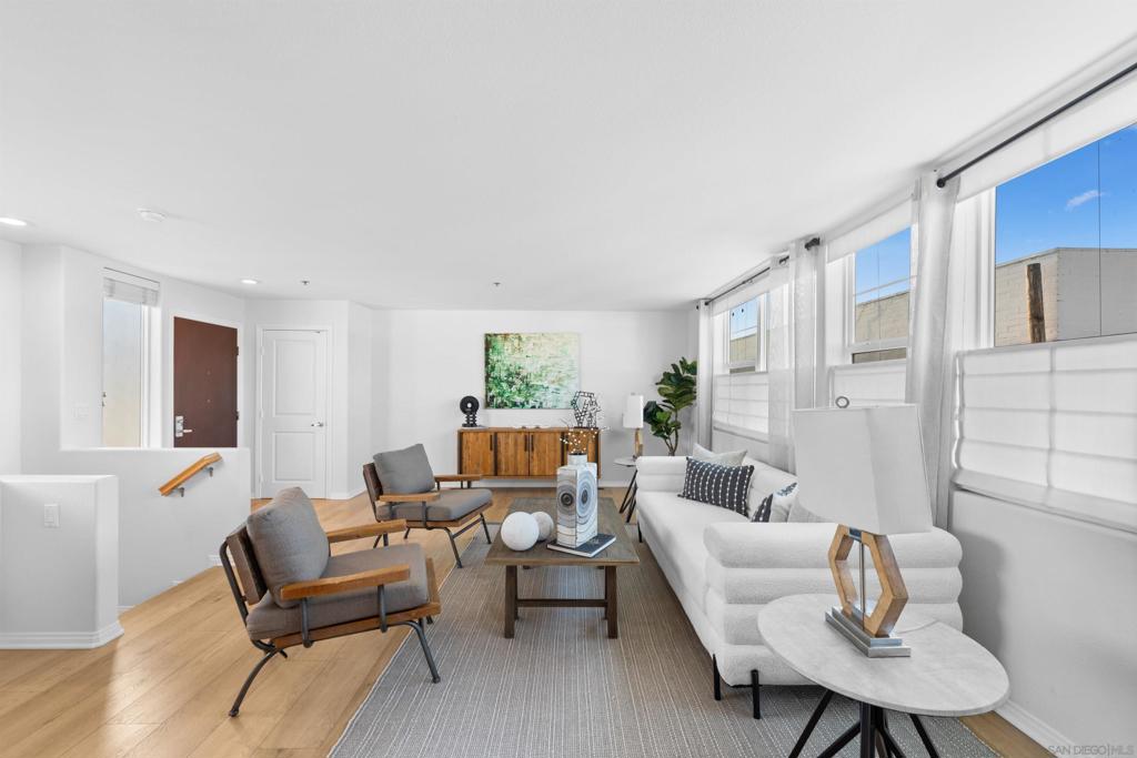 924 Hornblend St - photo 10