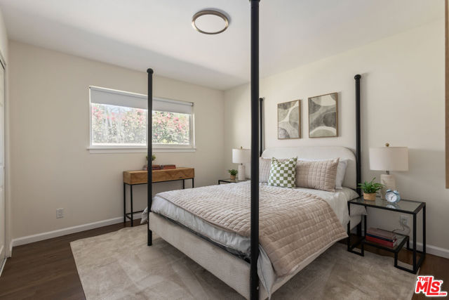 18515 Chatsworth Street photo 13