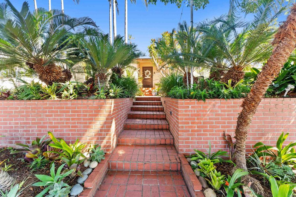 4304 Del Mar Avenue