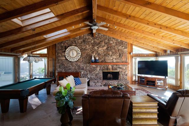 13671 Orchard Gate Rd, Poway CA: https://media.crmls.org/mediaz/93e8cee4-62d5-419e-a4e9-6f3852713e69.jpg