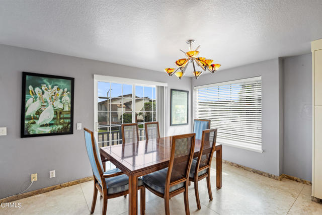 Detail Gallery Image 11 of 38 For 3837 Sunset Ln, Oxnard,  CA 93035 - 4 Beds | 3/1 Baths
