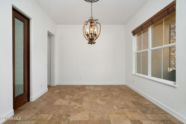 4940 Corral Street, Simi Valley CA: https://media.crmls.org/mediaz/93e8e5ca-1f93-4a63-b1d9-b67ec160f4da.jpg