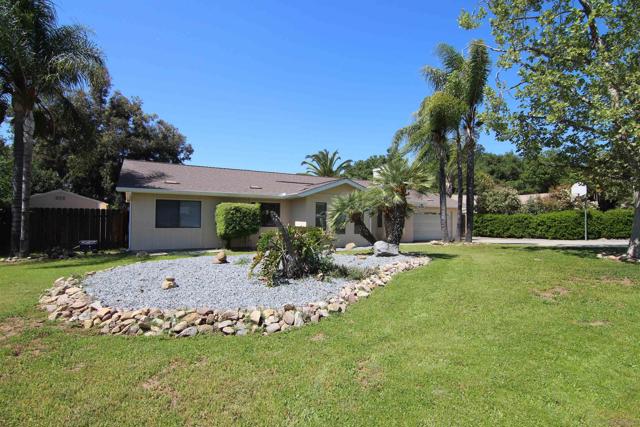 16328 Bassett Court, Ramona CA: https://media.crmls.org/mediaz/93e9f3b6-ad74-4578-928b-f623a72c2d32.jpg