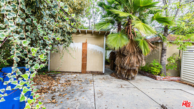 13905 Milbank Street, Sherman Oaks CA: https://media.crmls.org/mediaz/93e9f868-90b8-41b8-acfe-035bbbd3f872.jpg