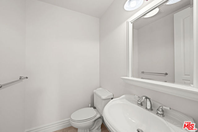 1756 Ruhland Avenue, Manhattan Beach CA: https://media.crmls.org/mediaz/93ea3244-02ed-469b-87e9-44bc0d5925ac.jpg