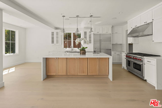 306 S Anita Avenue, Los Angeles CA: https://media.crmls.org/mediaz/93eb05ea-6177-443e-8b02-7c627e141a07.jpg