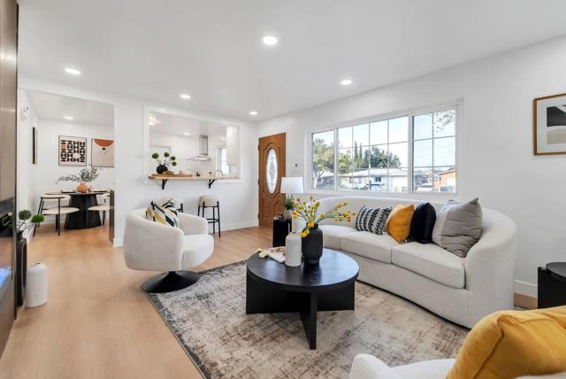 2542 Painted Rock Drive, Santa Clara CA: https://media.crmls.org/mediaz/93eb3a07-7a14-47ec-8e3a-69656e9e6544.jpg