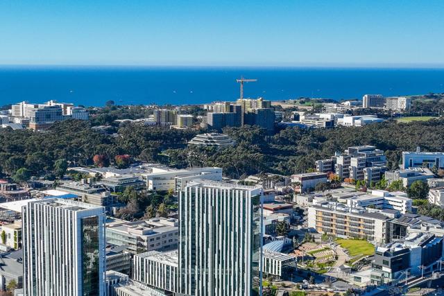 3550 Lebon Dr, San Diego CA: https://media.crmls.org/mediaz/93ec71c8-0e22-4766-8a53-b360d55c7170.jpg