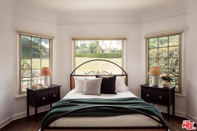 2268 Ben Lomond Drive, Los Angeles CA: https://media.crmls.org/mediaz/93ed7b47-c233-4530-9b40-dc1080bbcc1f.jpg