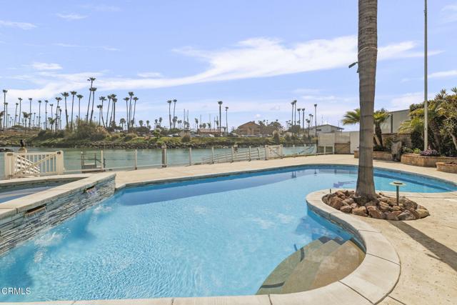 3097 Bayshore Avenue, Ventura CA: https://media.crmls.org/mediaz/93ee1cca-3d17-4264-805e-913dd431709d.jpg