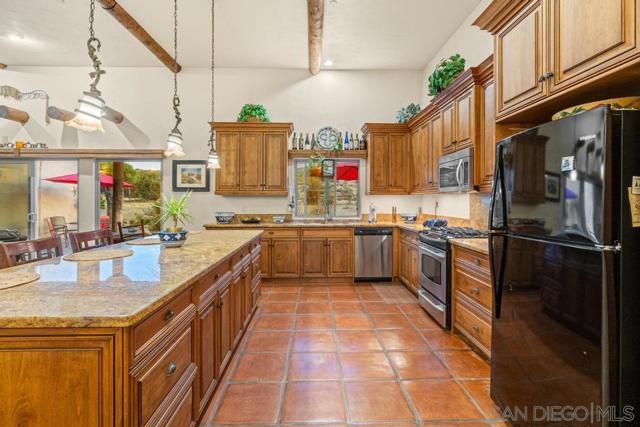 40760 Old Highway 80, Boulevard CA: https://media.crmls.org/mediaz/93ee6e2b-06a3-48ce-a3a7-d1494524c619.jpg