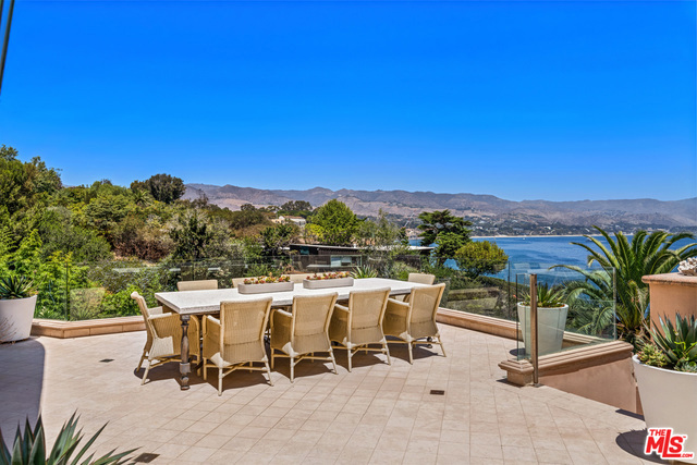 28808 Cliffside Drive, Malibu CA: https://media.crmls.org/mediaz/93ef6d9e-d401-454b-b3a7-bab396ecbccc.jpg