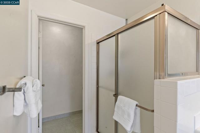 1015 Hidden Oak Ct, Concord CA: https://media.crmls.org/mediaz/93f0273d-1158-46b3-988d-d860ab4b6474.jpg