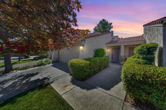 135 Calle Larga, Los Gatos CA: https://media.crmls.org/mediaz/93f11484-7392-4689-8594-9c1f249b8dc0.jpg
