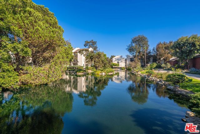4628 Maytime Lane, Culver City CA: https://media.crmls.org/mediaz/93f11fdc-4e53-4917-8ffb-00faf4d71ff1.jpg