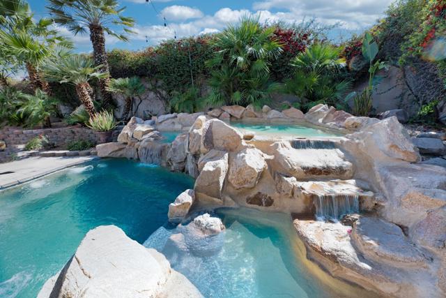 57 Laken Lane, Palm Desert CA: https://media.crmls.org/mediaz/93f1ecfd-b5e9-4f24-a3e5-66d298a9195f.jpg
