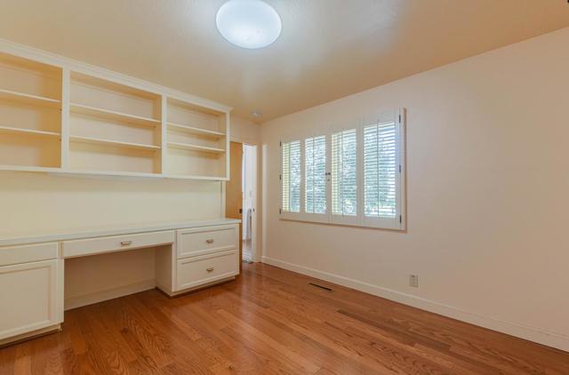 12 Mesa Del Sol, Salinas CA: https://media.crmls.org/mediaz/93f20911-c95c-47ab-91cf-efe7bd54654a.jpg