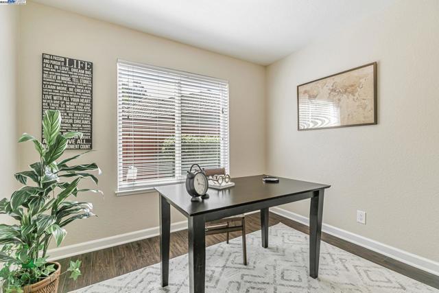 38957 Altura Street, Fremont CA: https://media.crmls.org/mediaz/93f29dc2-7c53-4061-a57c-67f669fdaf5a.jpg