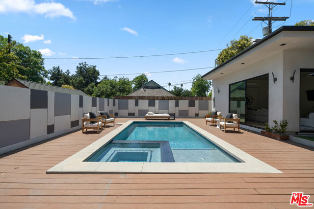 4299 Elmer Avenue, Studio City CA: https://media.crmls.org/mediaz/93f2cd16-c310-446c-a30e-c85490746695.jpg
