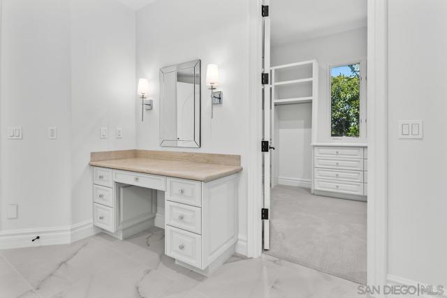 6906 Royal Birkdale Pl, Rancho Santa Fe CA: https://media.crmls.org/mediaz/93f33775-3ee3-466f-b5e6-dc2428161a5e.jpg