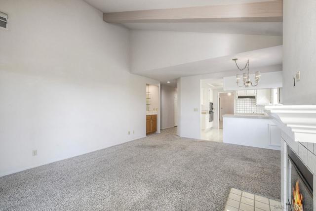 1089 Ridge Heights Dr, Fallbrook CA: https://media.crmls.org/mediaz/93f4774e-d0d1-4787-bd0b-0474d9646879.jpg