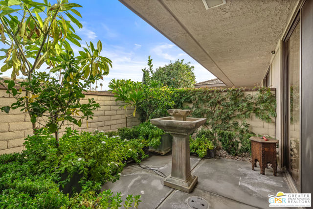 46 Princeton Drive, Rancho Mirage CA: https://media.crmls.org/mediaz/93f49f89-0b11-4c36-b00f-cf41f6c04017.jpg