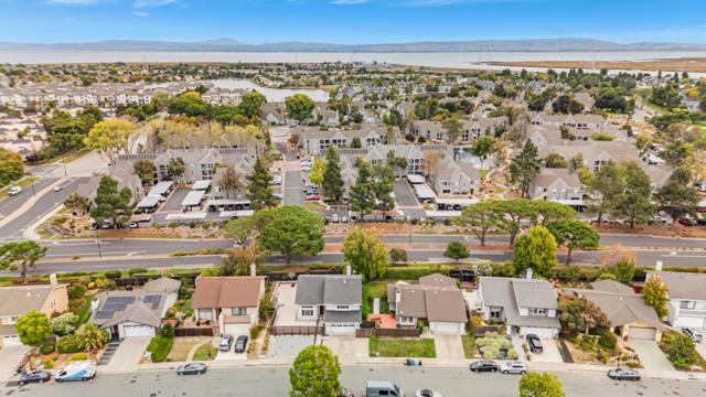 578 Seahorse Lane, Redwood City CA: https://media.crmls.org/mediaz/93f4caa7-4dae-4347-9082-d12b10539ef3.jpg