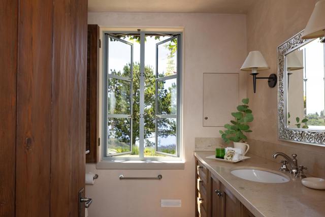 3200 Red Wolf Drive, Carmel CA: https://media.crmls.org/mediaz/93f4d657-33ba-4327-8359-81168911b17f.jpg