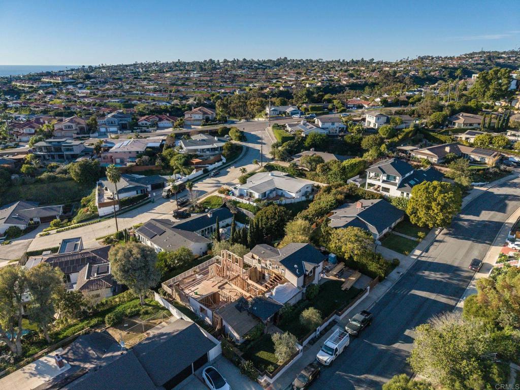 5455 Parkview Dr - photo 12