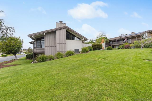 24 Via Alta Vis, Bonsall CA: https://media.crmls.org/mediaz/93f58556-ac36-4e49-9d95-a6d777dd0083.jpg
