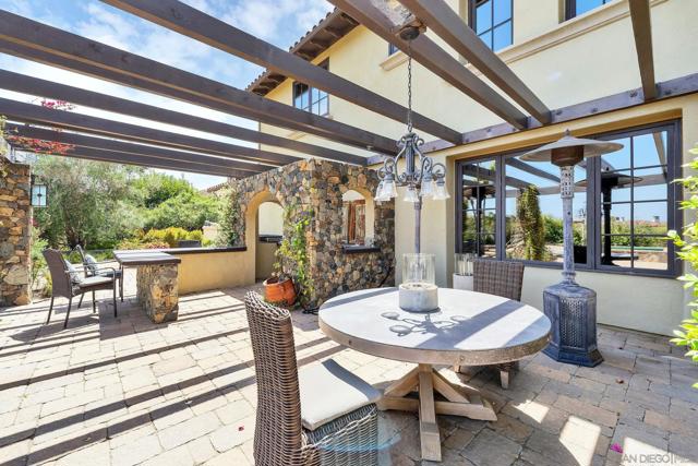 7727 Via Zafiro, San Diego CA: https://media.crmls.org/mediaz/93f59246-2dbb-462c-8291-012c023db4a7.jpg