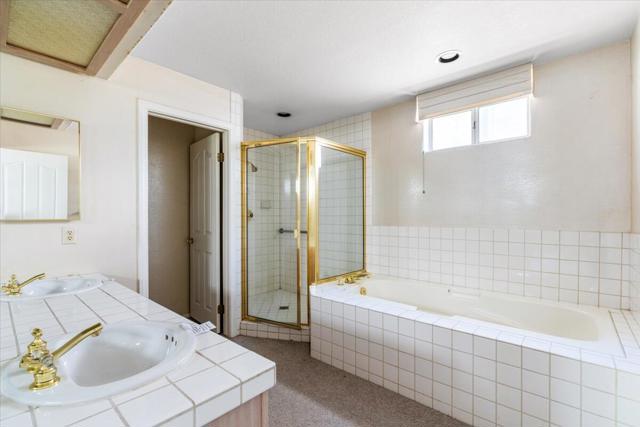 41995 Hemingway Court, Palm Desert CA: https://media.crmls.org/mediaz/93f5ab04-4e08-4a1f-a9d0-1697f0a1d97c.jpg