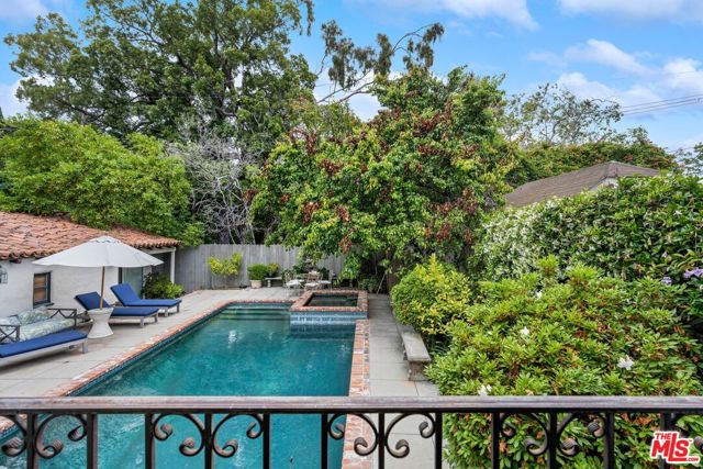 902 S Highland Avenue, Los Angeles CA: https://media.crmls.org/mediaz/93f67bef-67bc-44e5-9448-85ac757d4e64.jpg