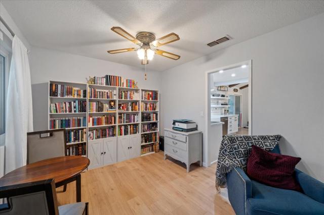 3505 Tamarack Drive, Redding CA: https://media.crmls.org/mediaz/93f7e886-293e-4bac-a798-f8f7fcd47157.jpg