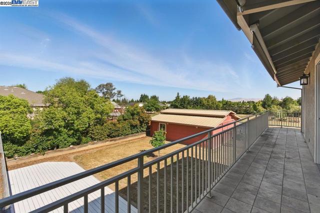 2680 Marina Ave., Livermore CA: https://media.crmls.org/mediaz/93f8523c-54ee-4dab-8ff8-79cba586856e.jpg