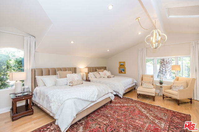 1601 Alisa Estate, Santa Barbara CA: https://media.crmls.org/mediaz/93f87bb1-feb2-473c-939c-88dd7652bdde.jpg
