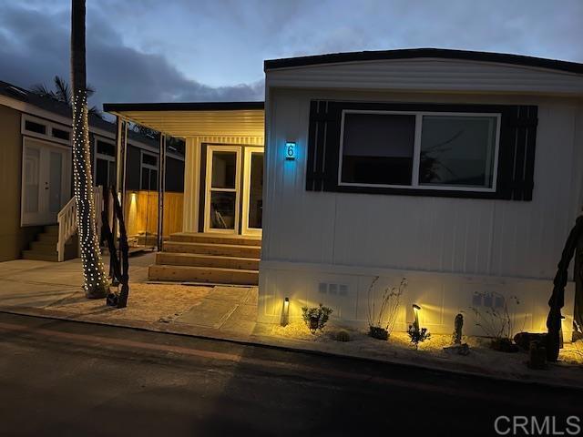 699 N Vulcan Avenue, Encinitas CA: https://media.crmls.org/mediaz/93f8fe3c-dbbc-4ce0-8cae-696ef7c40c17.jpg