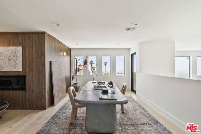 2380 Venus Drive, Los Angeles CA: https://media.crmls.org/mediaz/93f90881-9272-450d-a4c1-ca6bc577ad36.jpg