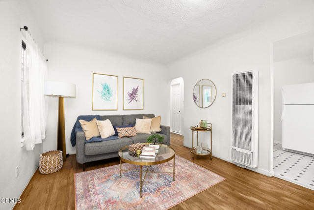 3754 Dwiggins Street, Los Angeles CA: https://media.crmls.org/mediaz/93f92f84-57ae-4814-a0bd-97795bfbb921.jpg