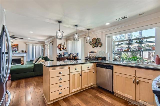 13422 Little Dawn Ln, Poway CA: https://media.crmls.org/mediaz/93f9a835-87ff-4bde-adb2-caba2c5f4be1.jpg