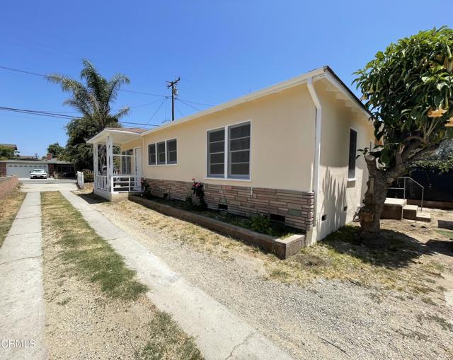 234 S 12th Street, Santa Paula CA: https://media.crmls.org/mediaz/93f9cff1-52ff-467a-975d-6cc28cbe01ae.jpg