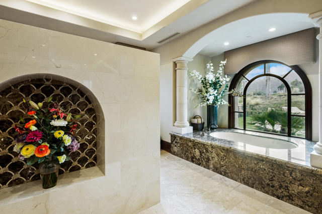 Image 30 of 102 For 52977 Via Dona