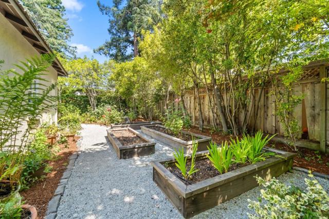 2365 Waverley Street, Palo Alto CA: https://media.crmls.org/mediaz/93facf21-7c16-486a-ae07-eb82f1acafd0.jpg